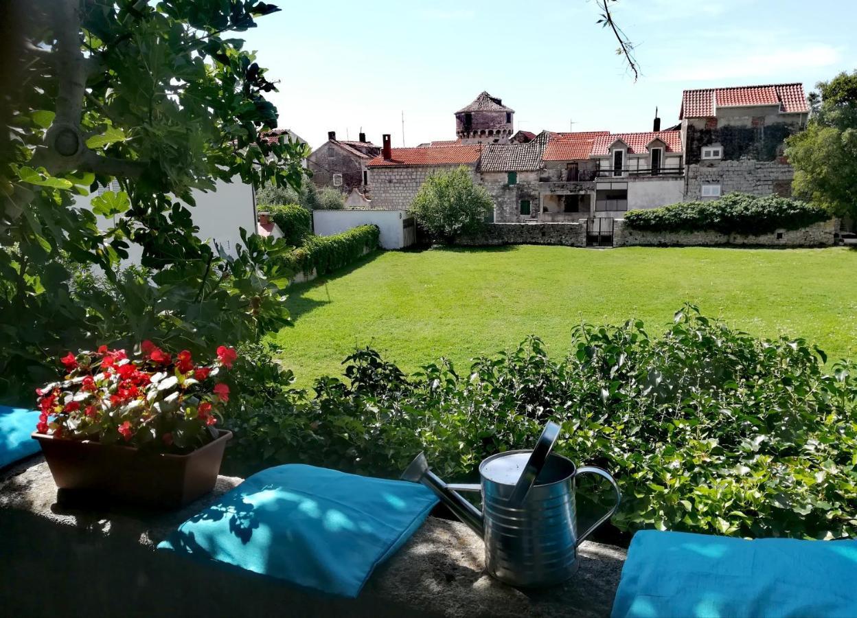 Dida Roko, Rustikalni Apartman S Terasom Kaštela Екстериор снимка